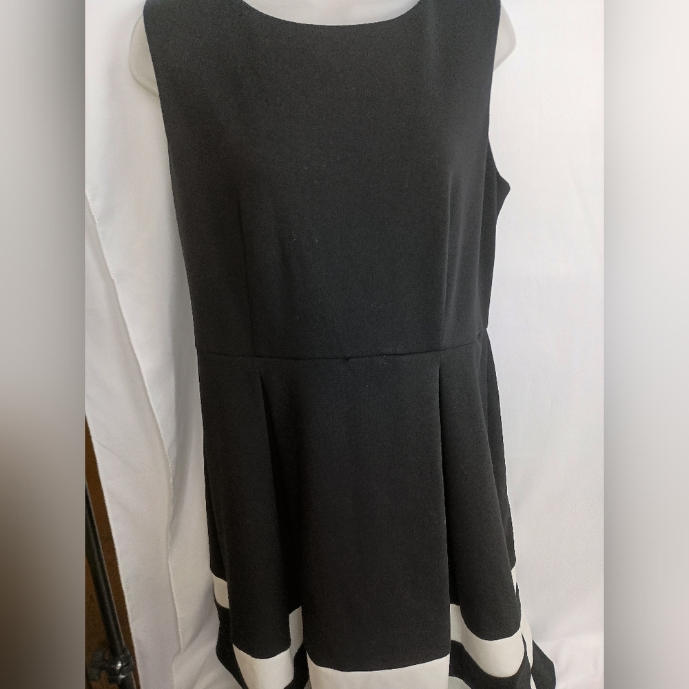 CALVIN KLEIN Preppy Clueless Black and White Striped‎ Dress (#226)